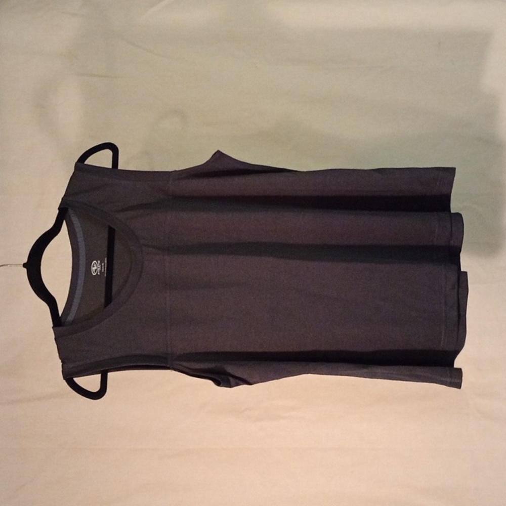 Avia Athletic Works Women's Grey Sleeveless Shirt